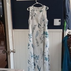 COPY - Ladies unbranded XL Blue and white maxi sundress
